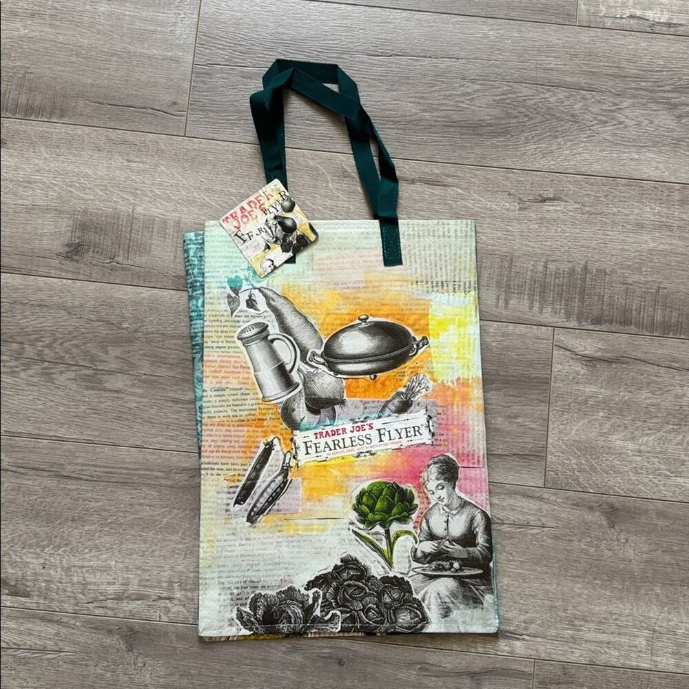 Trader Joe’s Fearless Flyer Reusable Grocery Tote Bag NWT Rare Collectible - Picture 2 of 3